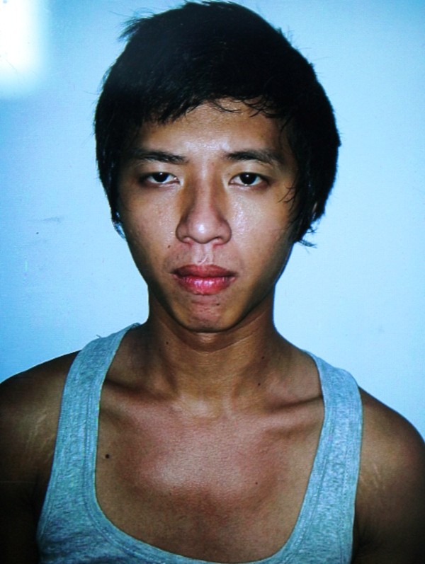 Tú đang bị công an bắt giữ.