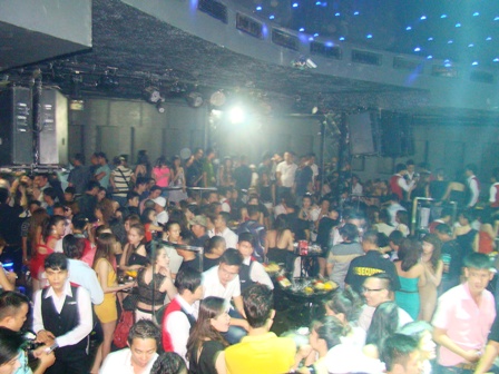 vũ trường Sài Gòn, vén màn, ăn chơi, pha chế rượu, giấy phép kinh doanh, lách luật, số má