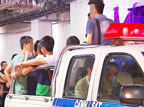 vũ trường Sài Gòn, vén màn, ăn chơi, pha chế rượu, giấy phép kinh doanh, lách luật, số má