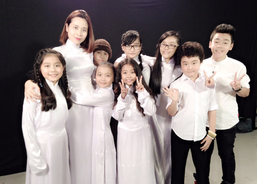 Vợ chồng Giang Hồ cùng học trò The Voice Kids hát về mẹ - 2