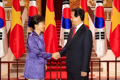 Hình ảnh Tổng thống Park Geun Hye tại Việt Nam