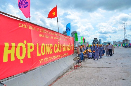 Cầu Sài Gòn 2 chính thức hợp long vào sáng 12/9 sau 17 tháng thi công