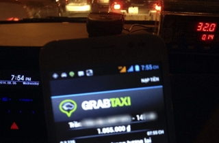 Gọi taxi bằng phần mềm GrabTaxi, Easy Taxi: Nơi hào hứng, nơi lại cấm