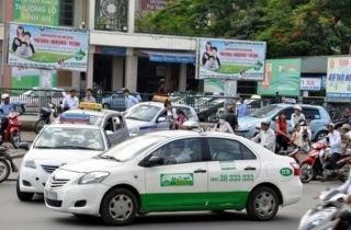 Taxi đồng loạt giảm cước từ 500 đến 2.000 đồng/km