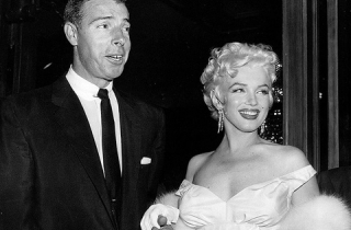 B&aacute;n đấu gi&aacute; thư t&igrave;nh thất lạc của Marilyn Monroe