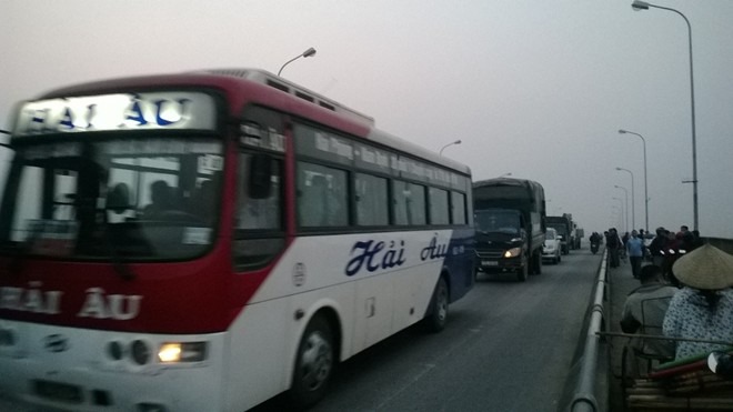 Tai nạn chết người, cầu Tân Đệ tắc nghẽn Tai nạn chết người, cầu Tân Đệ tắc nghẽn