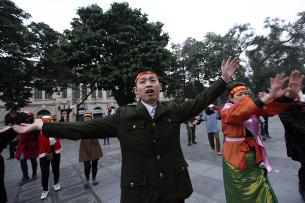 Giáng sinh, năm mới, yoga cười