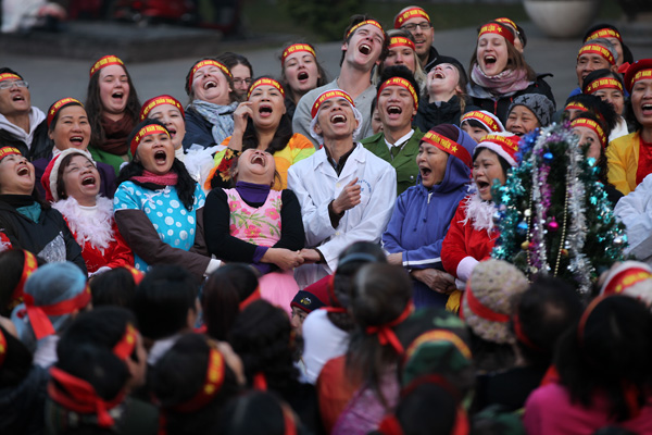 Giáng sinh, năm mới, yoga cười