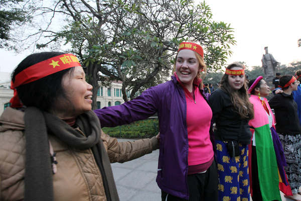 Giáng sinh, năm mới, yoga cười