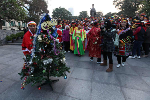Giáng sinh, năm mới, yoga cười
