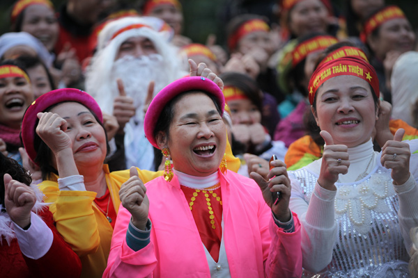 Giáng sinh, năm mới, yoga cười
