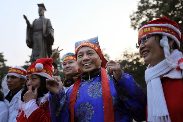 Giáng sinh, năm mới, yoga cười
