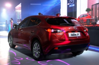 Mazda 3 giá 749 triệu VNĐ