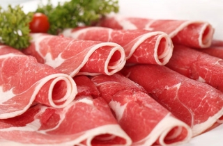 Thịt bò, thịt gà nhập ngoại nở rộ thị trường: Mừng hay lo?