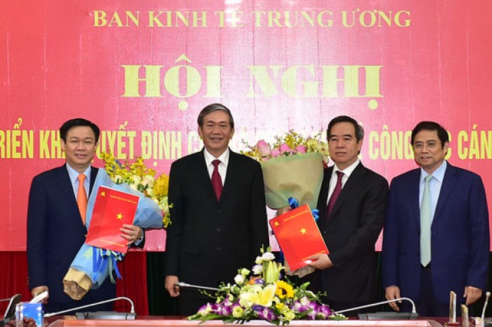 ong nguyen van binh giu chuc truong ban kinh te trung uong