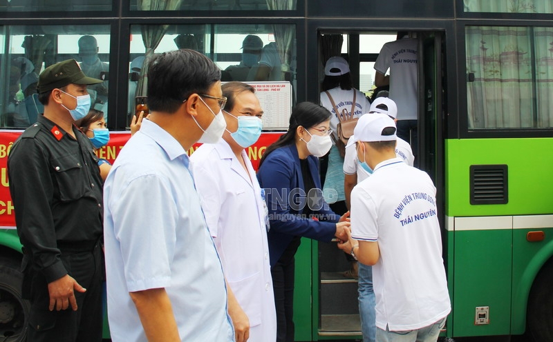 Thái Nguyên chi viện 79 y bác sĩ hỗ trợ thành phố Hồ Chí Minh chống dịch