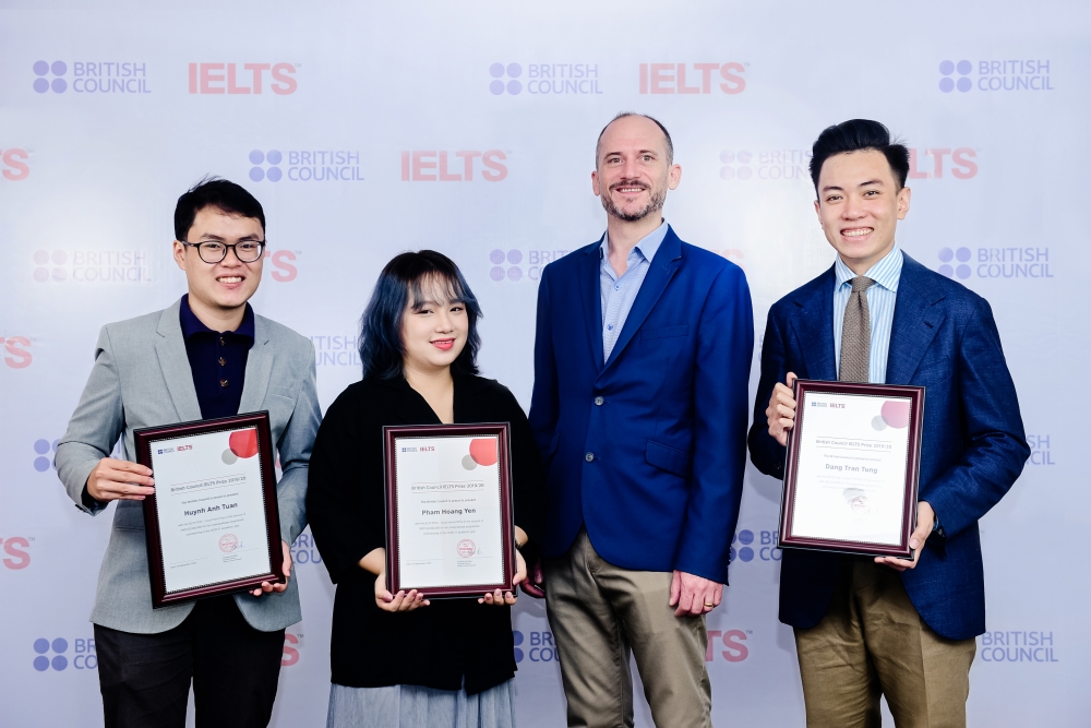 3 thí sinh Việt Nam nhận được học bổng IELTS Prize của Hội đồng Anh