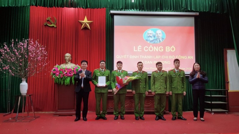 cong bo quyet dinh thanh lap chi bo cong an xa dan phuong