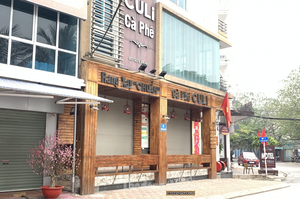 Các quán cà phê ven Hồ Tây chấp hành nghiêm “lệnh cấm” của Thành phố