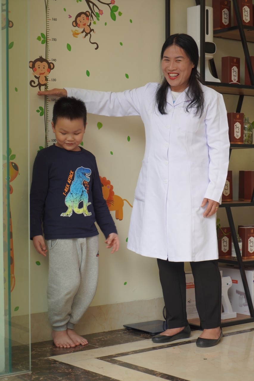 Nữ bác sĩ dành nhiều tâm huyết để tìm cách tăng chiều cao cho người Việt