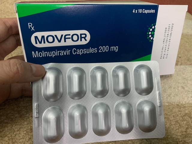 Thuốc Molnupiravir điều trị Covid-19: Một số nhà thuốc bán “chui”, mạng xã hội rao bán công khai
