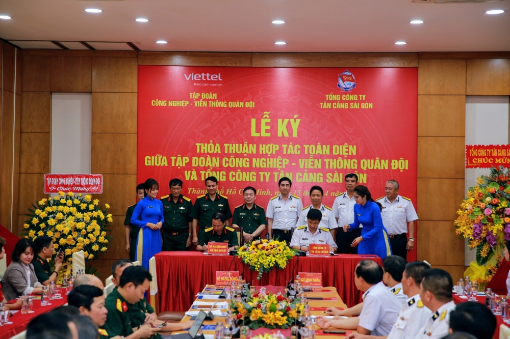 Viettel hợp tác thúc đẩy quá trình chuyển đổi số của Tân Cảng Sài Gòn và Tập đoàn Nova