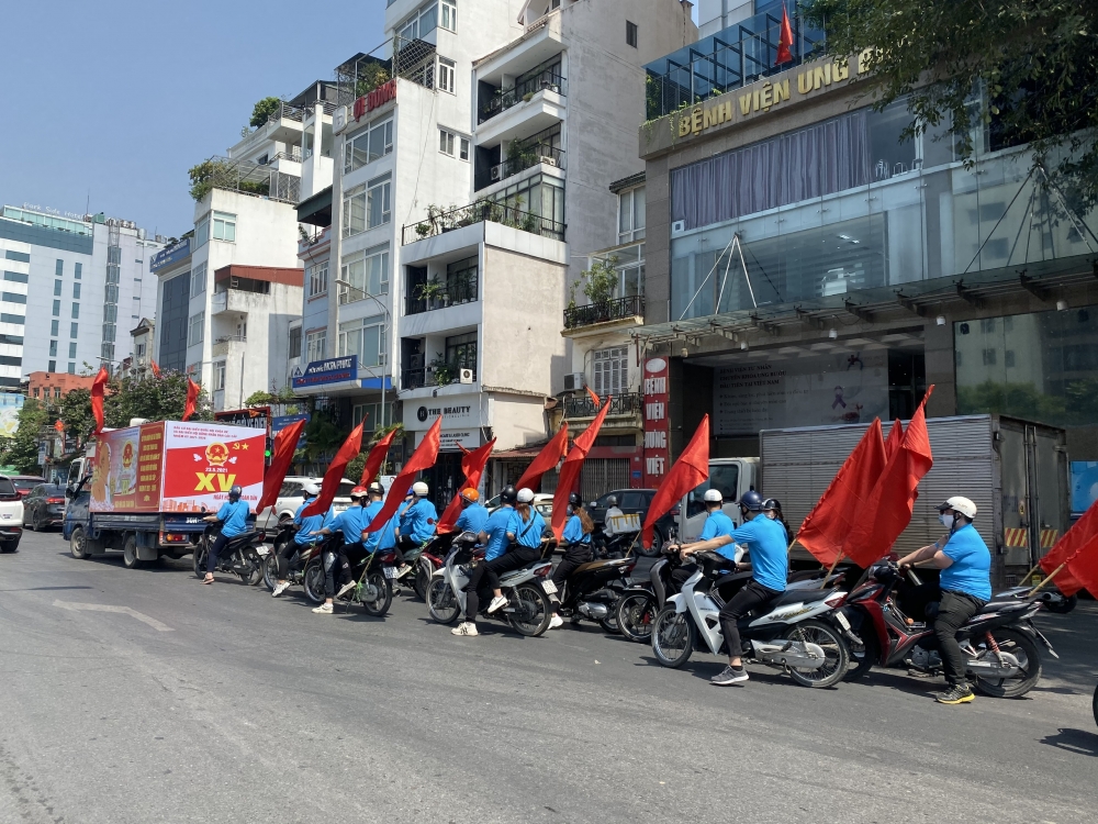 Liên đoàn Lao động quận Hai Bà Trưng tổ chức đoàn xe tuyên truyền Ngày bầu cử - 23/5