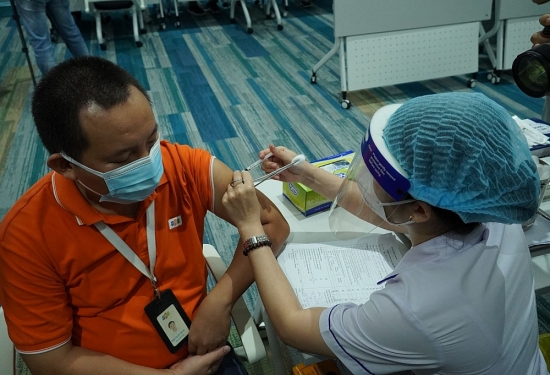 Bộ Y tế hỗ trợ các địa phương, doanh nghiệp tiếp cận nguồn vắc xin phòng Covid-19