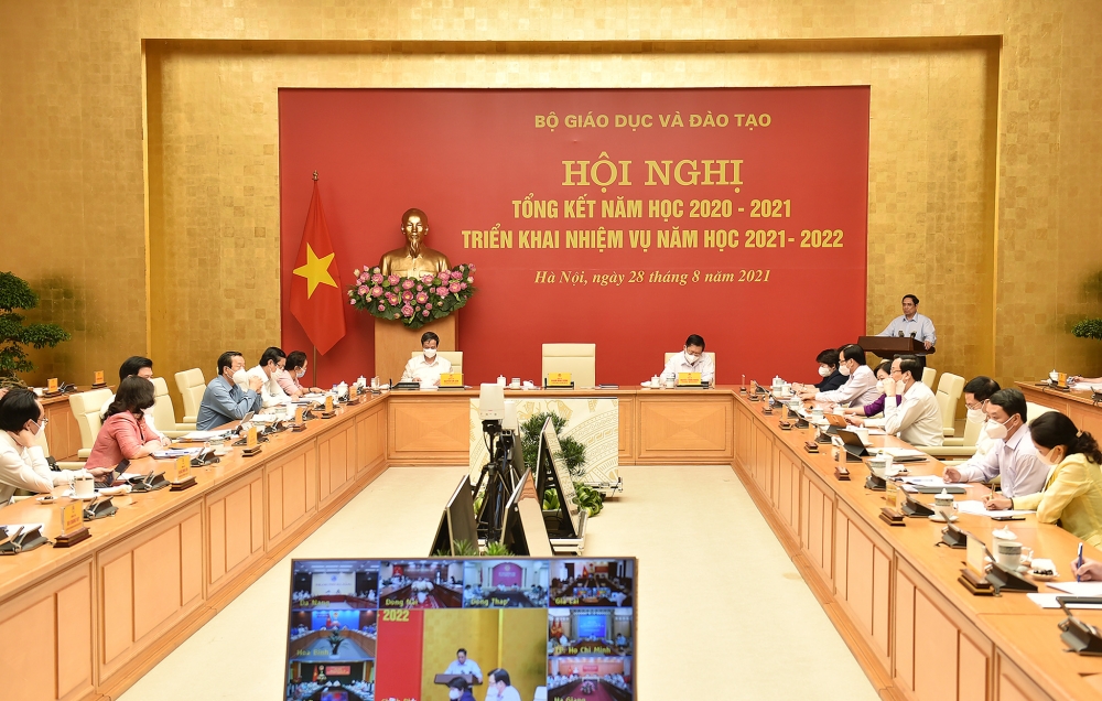 Thủ tướng Phạm Minh Chính: Chính phủ sẽ có giải pháp đảm bảo an toàn trường học gắn với tiêm vắc xin