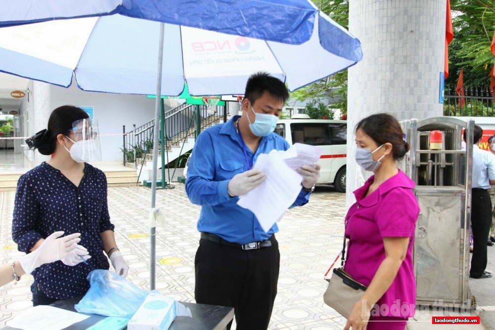 Đồng loạt tổ chức tiêm vắc xin ngừa Covid-19 trên địa bàn Thành phố