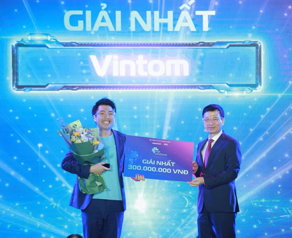 Viet Solutions công bố nhà vô địch và phát động mùa giải mới