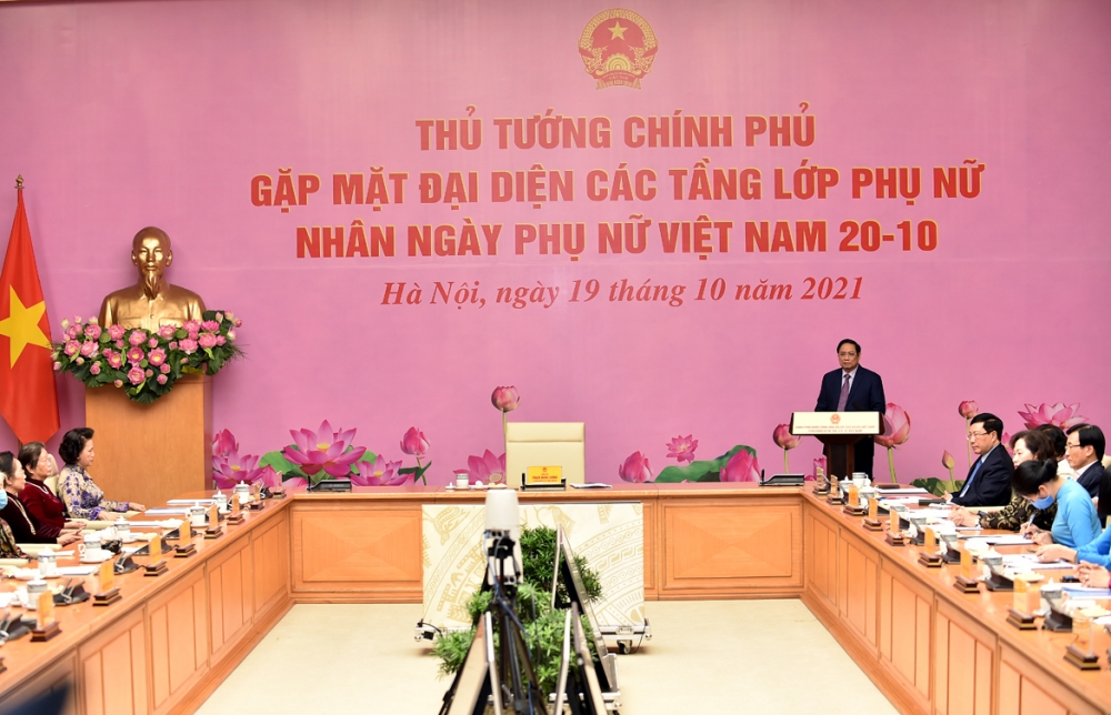 Thủ tướng gặp mặt đại diện các tầng lớp phụ nữ nhân Ngày Phụ nữ Việt Nam
