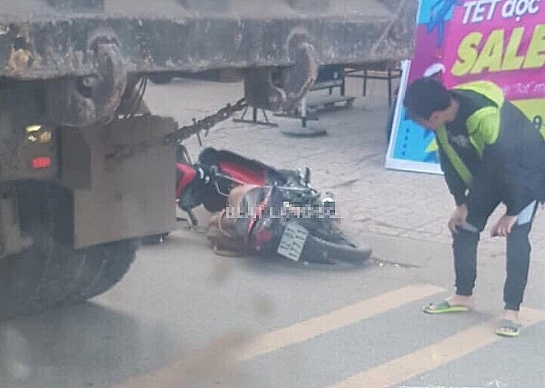 Thai phụ tử vong trên đường về quê sau khi va chạm với xe tải