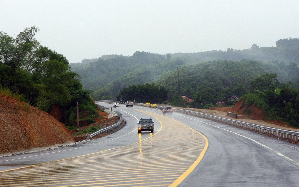 Lập Hội đồng thẩm định điều chỉnh báo cáo dự án đường nối cao tốc Nội Bài - Lào Cai đến Sa Pa