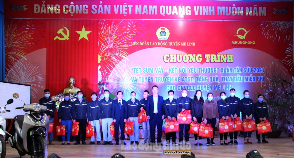 Ấm áp "Tết sum vầy - Kết nối yêu thương" trong công nhân viên chức lao động huyện Mê Linh