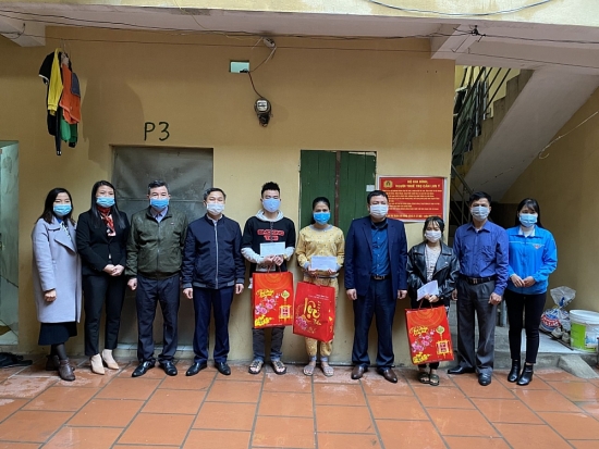 Huyện Mê Linh: Không để người lao động nào bị bỏ lại phía sau do dịch Covid-19