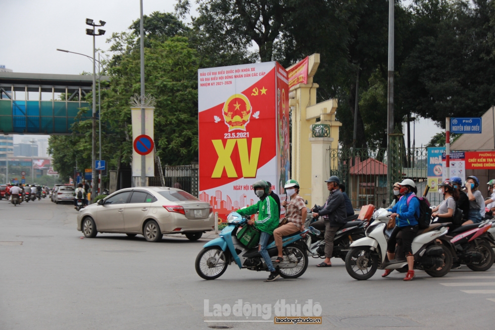 Thành phố Hà Nội trang hoàng rực rỡ chào đón ngày hội toàn dân