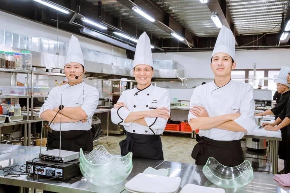 Đầu bếp Nguyễn Danh Hinh và mong ước truyền lửa nghề cho thế hệ trẻ