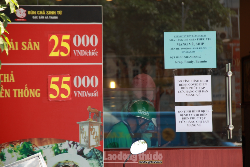 Hà Nội: Hàng ăn tuân thủ nghiêm việc tạm dừng kinh doanh tại chỗ