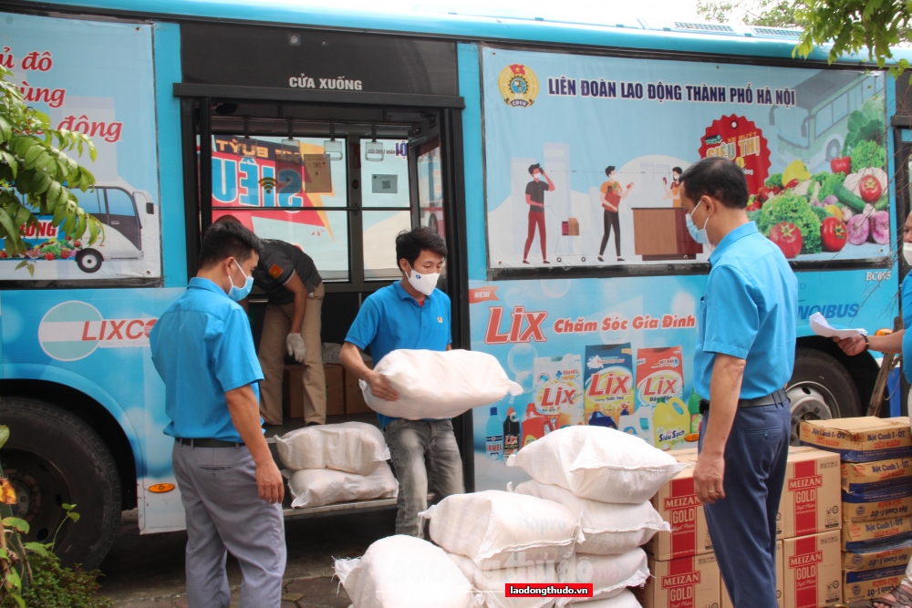 500 túi “Túi An sinh Công đoàn” đến với người lao động ngành Nông nghiệp Hà Nội