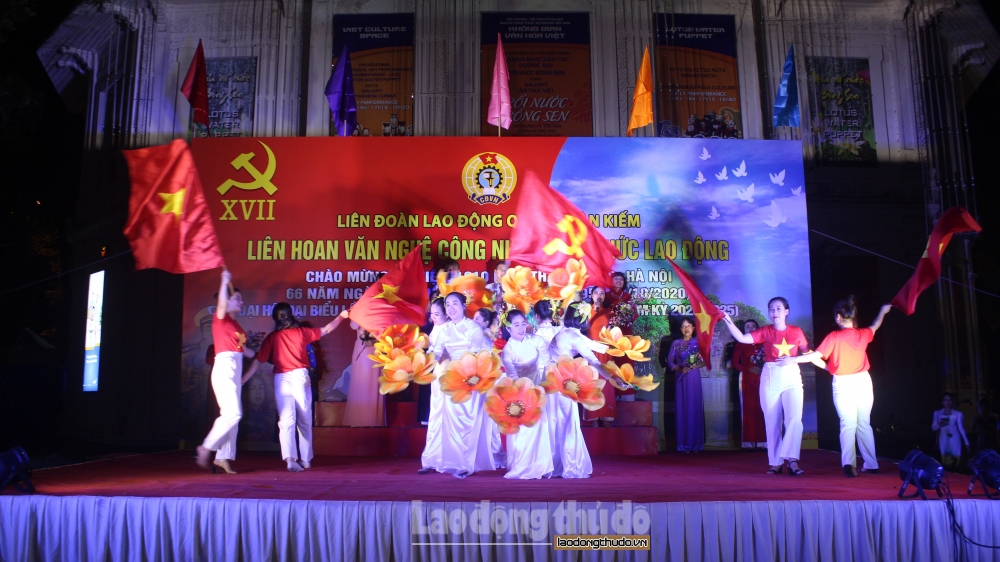 Sôi nổi Liên hoan văn nghệ công nhân viên chức lao động quận Hoàn Kiếm