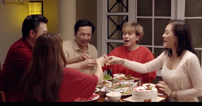 Gia đình quốc dân “Về nhà đi con” tái xuất trong phim ngắn mới