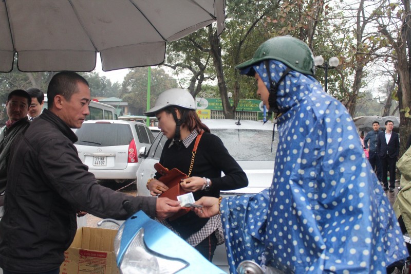 nhap nhem gia ve trong giu xe nhung ngay dau xuan