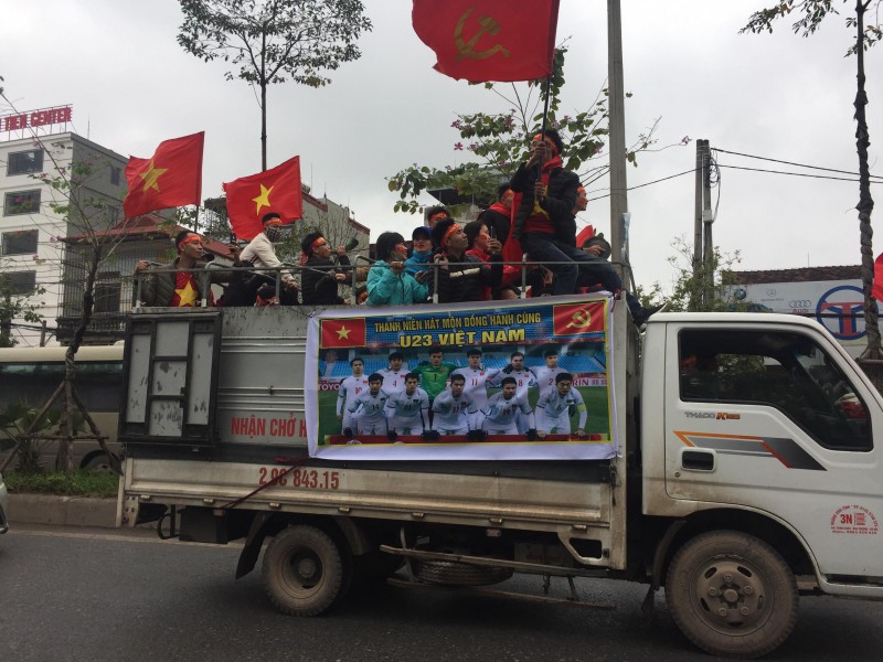 Độc đáo tinh thần cổ vũ đội tuyển U23 Việt Nam