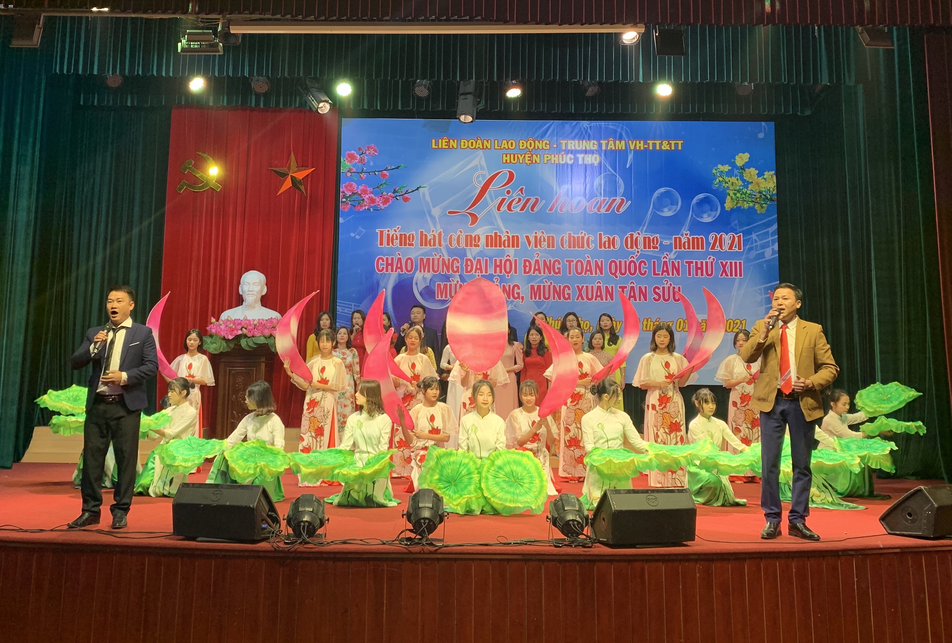 Liên hoan tiếng hát công nhân viên chức lao động huyện Phúc Thọ