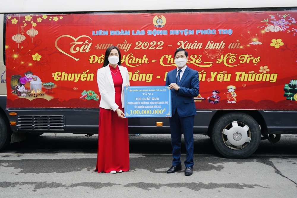 “Chuyến xe 0 đồng” mang Tết Sum vầy năm 2022 đến với đoàn viên, người lao động huyện Phúc Thọ