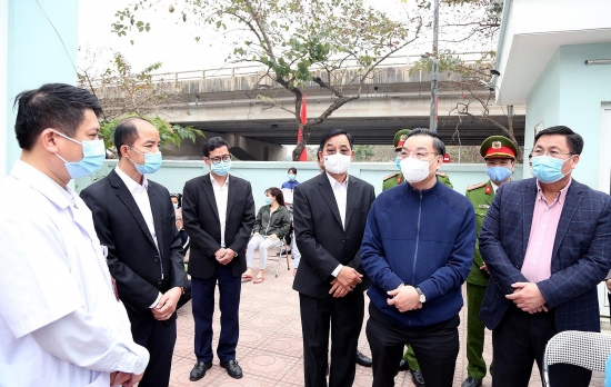 Chủ tịch Ủy ban nhân dân thành phố Hà Nội kiểm tra đột xuất công tác phòng, chống dịch Covid-19