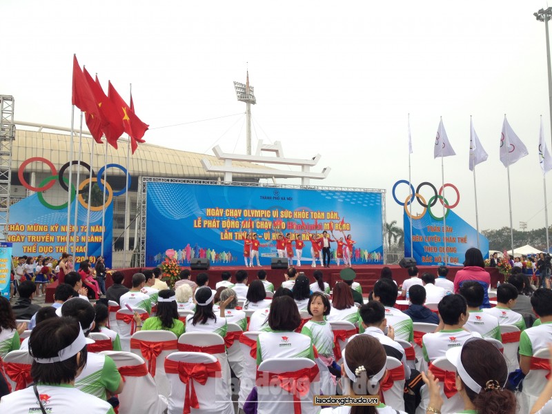 gan 8000 nguoi tham gia ngay chay olympic vi suc khoe toan dan nam 2018