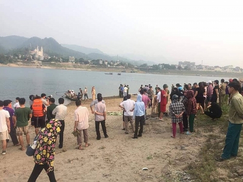 Hòa Bình: 8 học sinh tử vong khi tắm sông