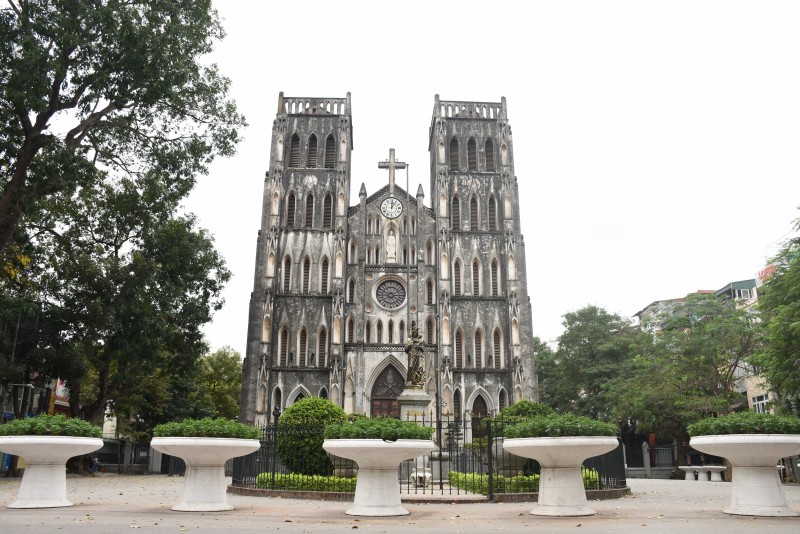Phòng chống dịch Covid-19: Các nhà thờ ở Hà Nội tạm ngưng việc cử hành thánh lễ